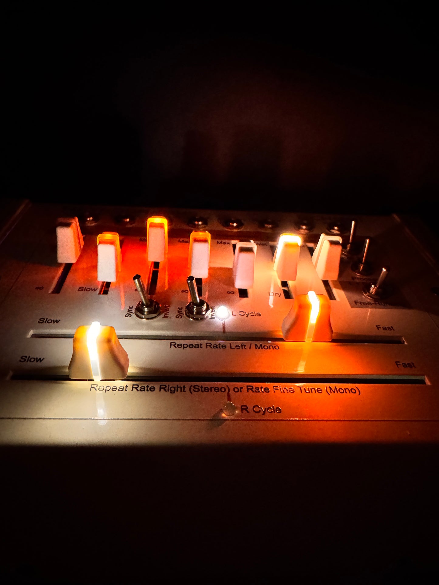 Echo-1, Almond finish