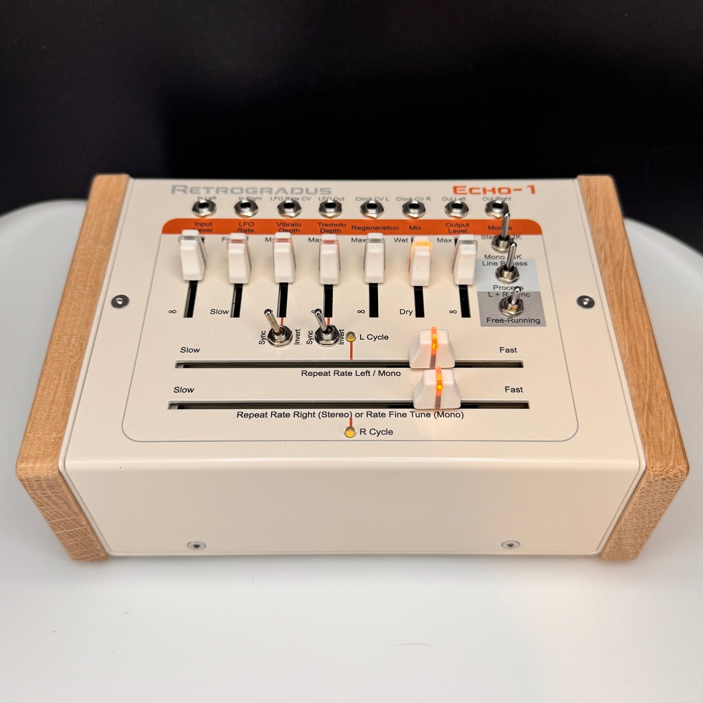 Echo-1, Almond finish