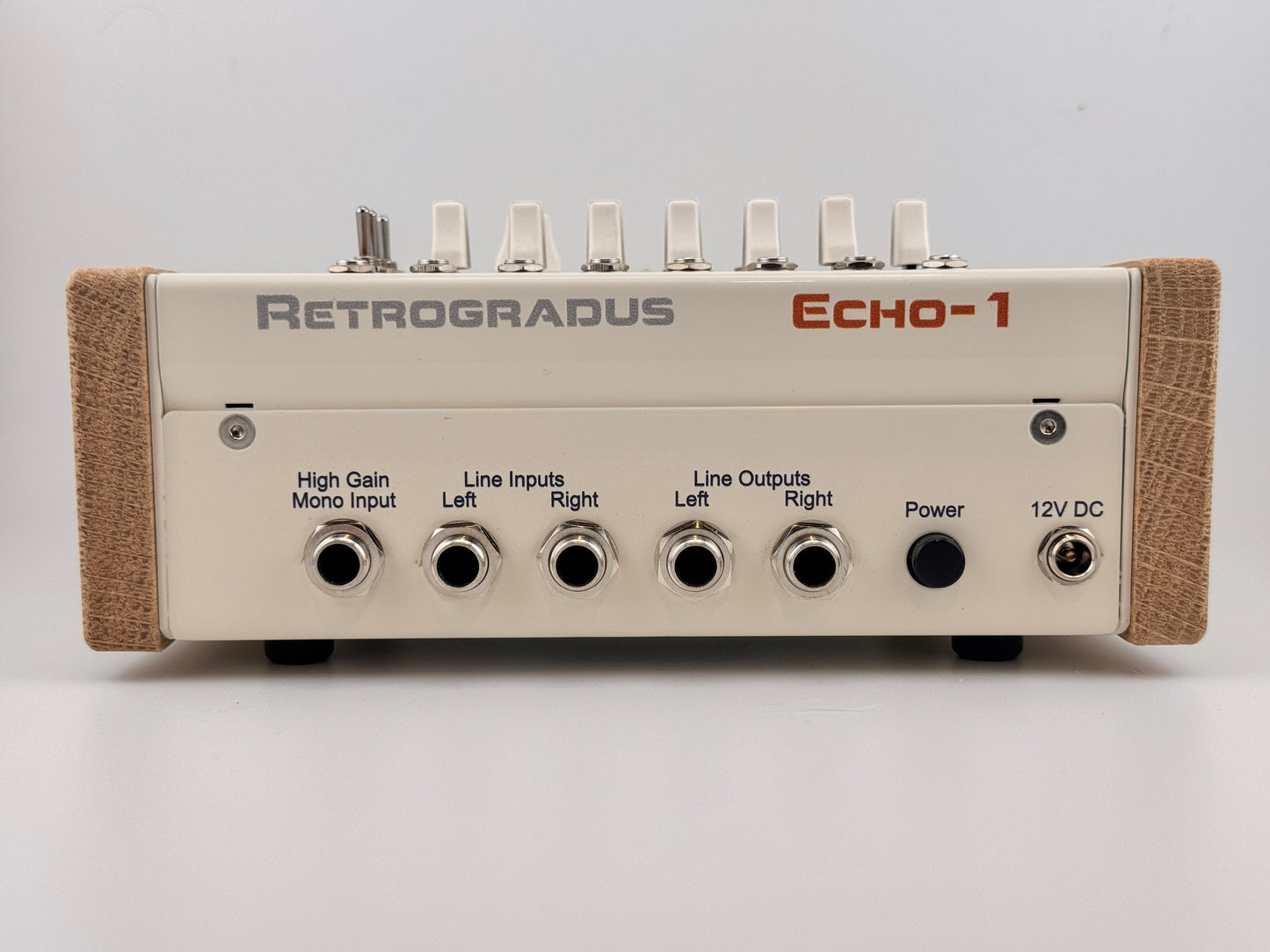 Echo-1, Almond finish